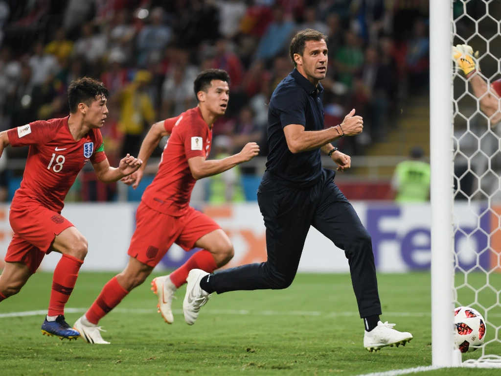 用自己在賽 用自己在賽